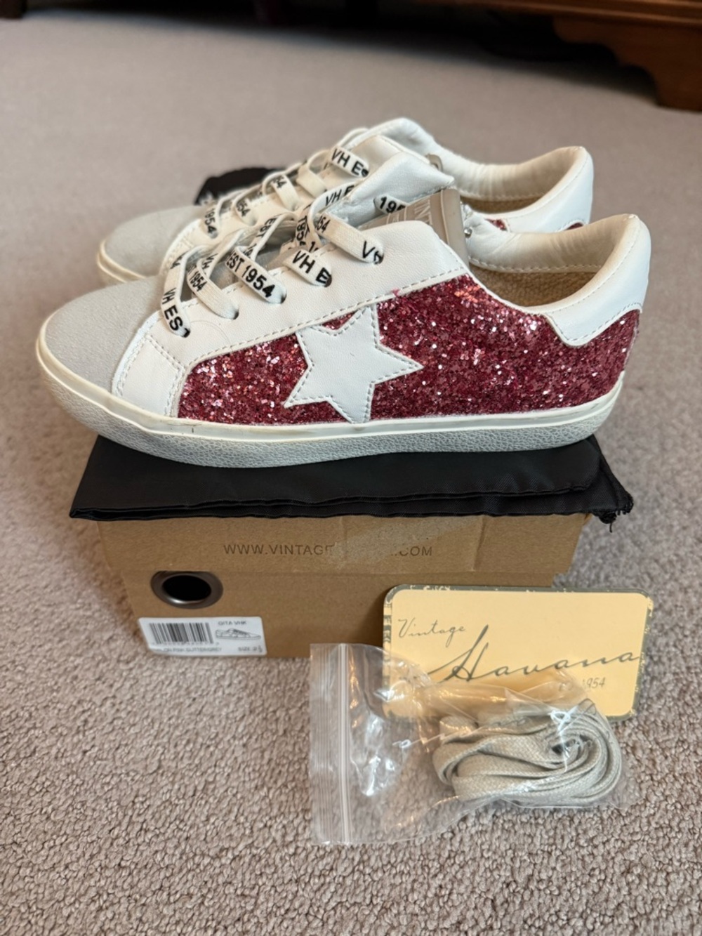 Girls Vintage Havana Gita Sneakers Pink Glitter / Gray / Star - Sz 2 1/2